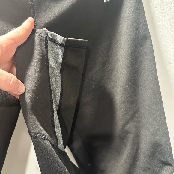 NWOT Fleece lined Black Streamlined Active Wear Set (2 pcs) Top and Bottoms XXL - Picture 11 of 16